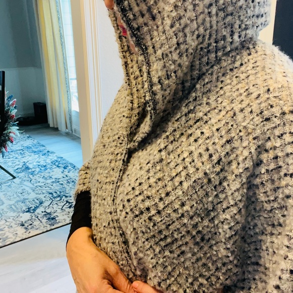 Hooded Shawl NWT - Picture 6 of 6